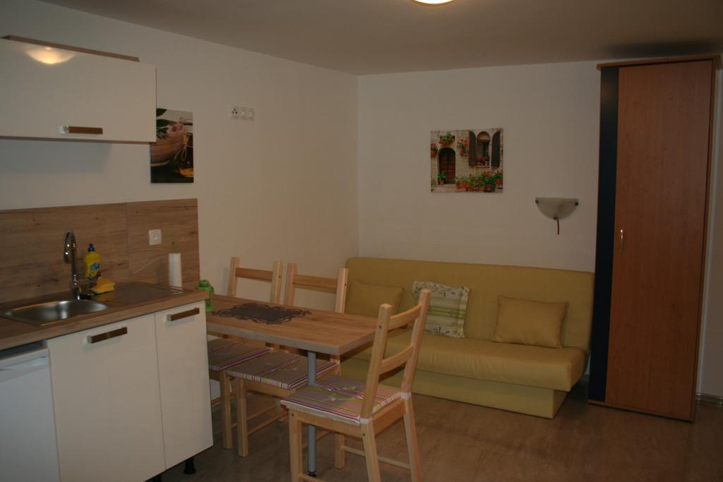 Guesthouse Villa Juric ツリクヴェニツァ エクステリア 写真