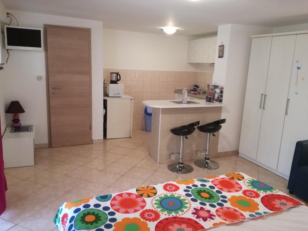 Guesthouse Villa Juric ツリクヴェニツァ エクステリア 写真